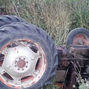 VIDEO | Un borșean a murit strivit de propriul tractor VIDEO | Un borșean a murit strivit de propriul tractor