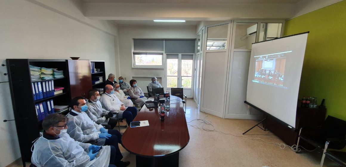 VIDEO | Medici din 40 de spitale – între care 3 din Maramureș – au participat la o videoconferință cu medici chinezi VIDEO | Medici din 40 de spitale – între care 3 din Maramureș – au participat la o videoconferință cu medici chinezi