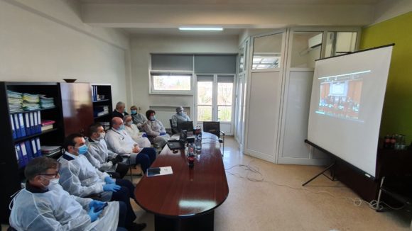VIDEO | Medici din 40 de spitale – între care 3 din Maramureș – au participat la o videoconferință cu medici chinezi VIDEO | Medici din 40 de spitale – între care 3 din Maramureș – au participat la o videoconferință cu medici chinezi
