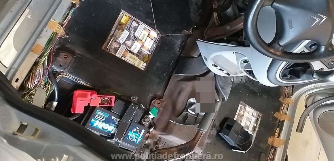 Țigări de contrabandă de peste 32.000 de lei acunse în podeaua unei mașini Țigări de contrabandă de peste 32.000 de lei acunse în podeaua unei mașini
