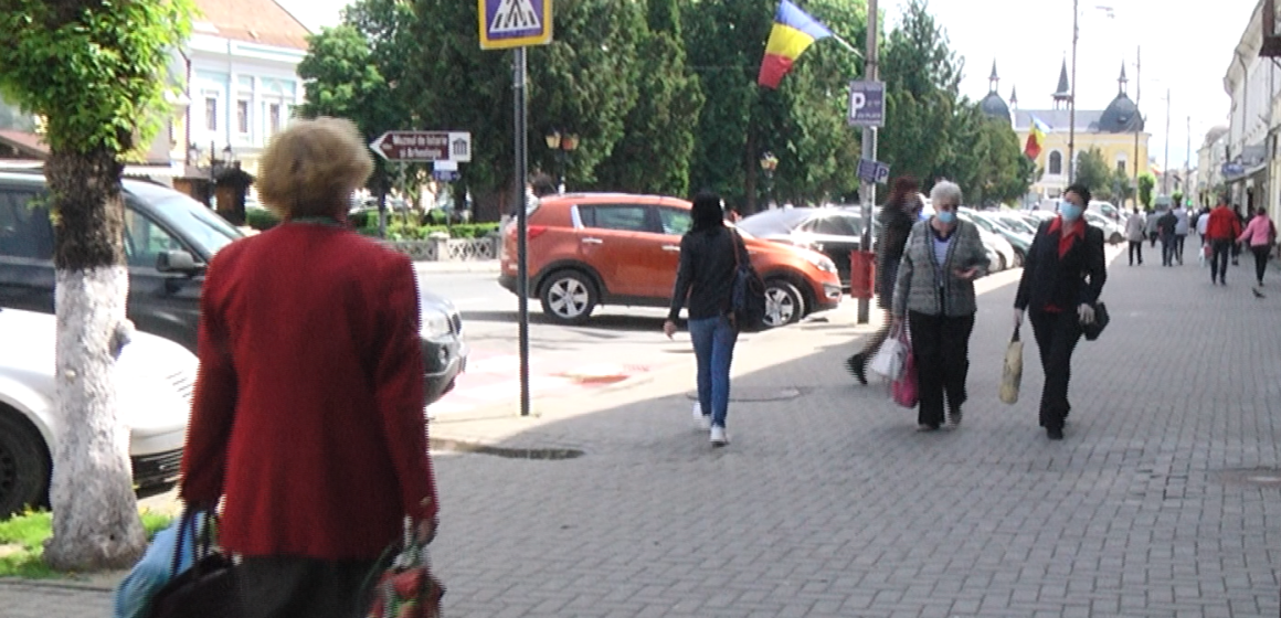 VIDEO | Străzi pline în prima zi de relaxare