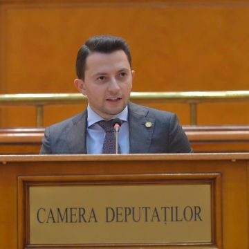 Deputatul USR, Duruș: Cerem Guvernului să rezolve criza medicamentelor. Viețile multora depind de ele