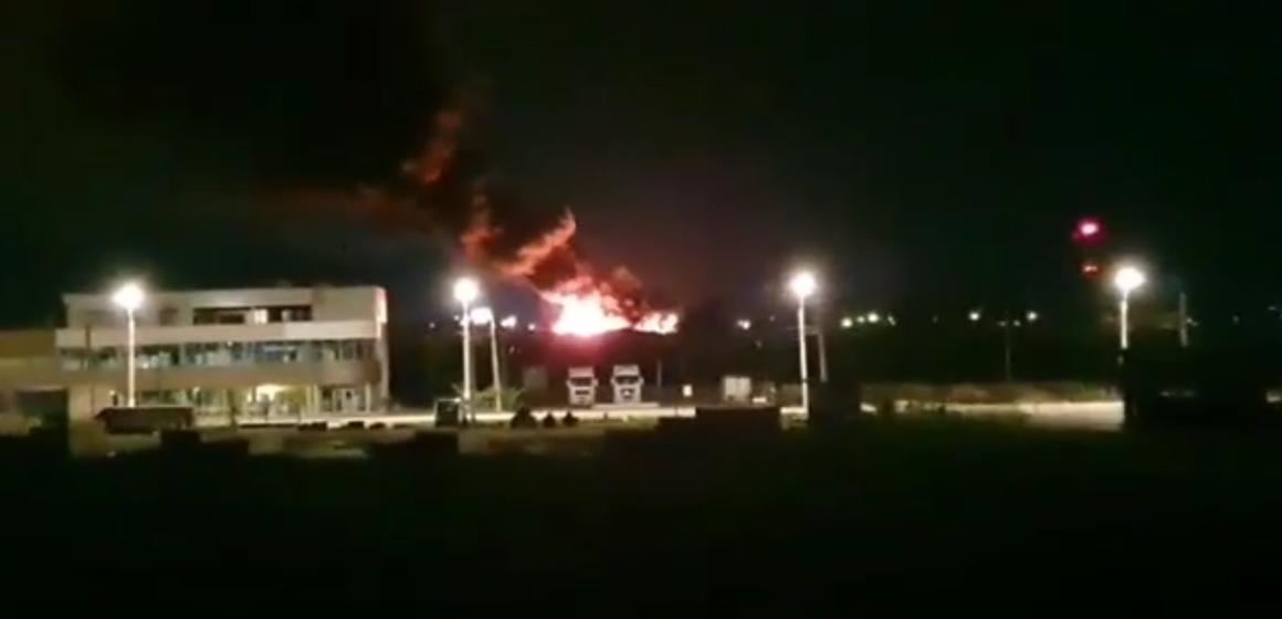 VIDEO | Incendiu violent la groapa de gunoi a Băii Mari, a fost stins abia în ziua următoare