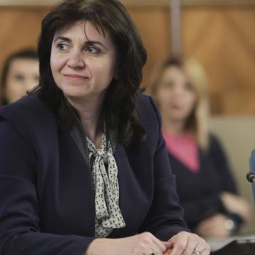 Cum va fi încheiată situația școlară a elevilor care nu pot face lecții online. Anunțul ministrului Anisie Cum va fi încheiată situația școlară a elevilor care nu pot face lecții online. Anunțul ministrului Anisie