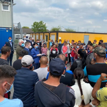Vizită oficială de lucru pentru a vedea care sunt condițiile de muncă ale cetățenilor români care muncesc ca lucrători sezonieri în agricultură