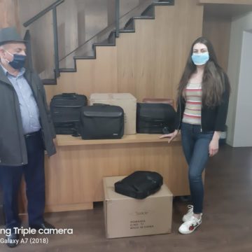 Sindicatul Liber din Învățământ Maramureș împrumută laptopurile Centrului său de formare  pentru învățarea online