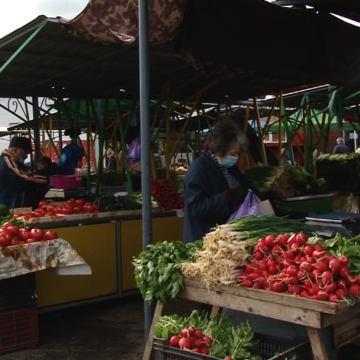 VIDEO | Tarabe pline, cumpărători puțini VIDEO | Tarabe pline, cumpărători puțini