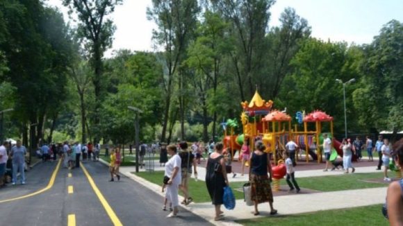 VIDEO | La Sighet se redeschid parcurile și spațiile de joacă pentru copii