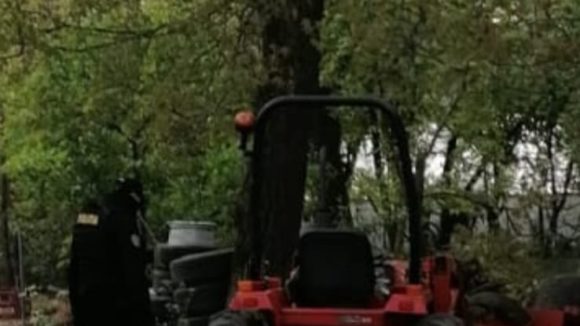 PERCHEZIȚII: Polițiștii din Bârsana au recuperat un tractor în valoare de 6500 de euro