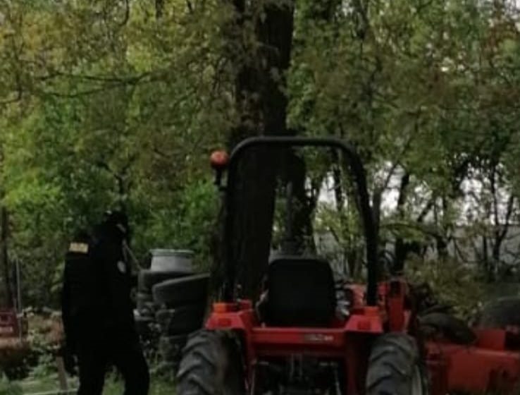 PERCHEZIȚII: Polițiștii din Bârsana au recuperat un tractor în valoare de 6500 de euro