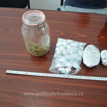 VIDEO | Doi maramureșeni, depistați cu droguri în Sighetu Marmației VIDEO | Doi maramureșeni, depistați cu droguri în Sighetu Marmației