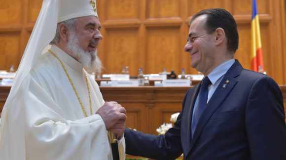 VIDEO | Patriarhia Română solicită revenirea grabnică la oficierea slujbelor religioase în biserică. Guvernul se opune VIDEO | Patriarhia Română solicită revenirea grabnică la oficierea slujbelor religioase în biserică. Guvernul se opune