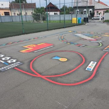 VIDEO | PLAYFORM – un ansamblu de jocuri pe asfalt distractiv și recreativ, a fost instalat în curtea Colegiului Național Pedagogic ”Regele Ferdinand” VIDEO | PLAYFORM – un ansamblu de jocuri pe asfalt distractiv și recreativ, a fost instalat în curtea Colegiului Național Pedagogic ”Regele Ferdinand”