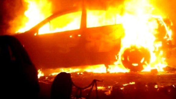 VIDEO | Mașina personală a șefului Sectorului Poliției de Frontieră Vișeu de Sus a fost incendiată VIDEO | Mașina personală a șefului Sectorului Poliției de Frontieră Vișeu de Sus a fost incendiată