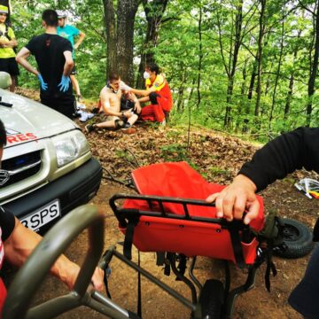 VIDEO | Salvamontiștii maramureșeni au salvat un biciclist căzut pe un traseu de mountain-bike VIDEO | Salvamontiștii maramureșeni au salvat un biciclist căzut pe un traseu de mountain-bike