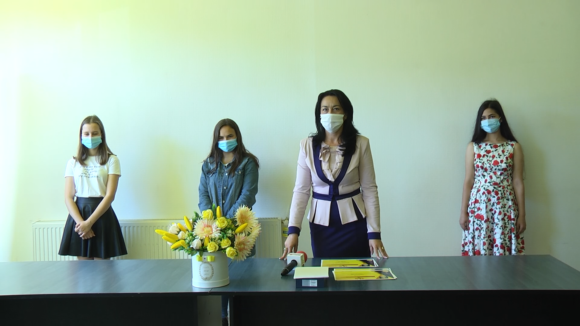 VIDEO | Elevii de 10 ai Sighetului au fost premiați de liberali VIDEO | Elevii de 10 ai Sighetului au fost premiați de liberali