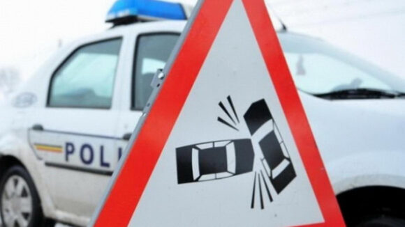 VIDEO | Accident rutier cu părăsirea locului accidentului VIDEO | Accident rutier cu părăsirea locului accidentului