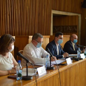 Candidatul PNL la președinția Consiliului Județean Maramureș și secretarul de stat în Cancelaria Prim-Ministrului, Ionel Bogdan, și ministrul Agriculturii, Adrian Oros, mizează pe un Maramureș cu producție bio și ecoturism Candidatul PNL la președinția Consiliului Județean Maramureș și secretarul de stat în Cancelaria Prim-Ministrului, Ionel Bogdan, și ministrul Agriculturii, Adrian Oros, mizează pe un Maramureș cu producție bio și ecoturism
