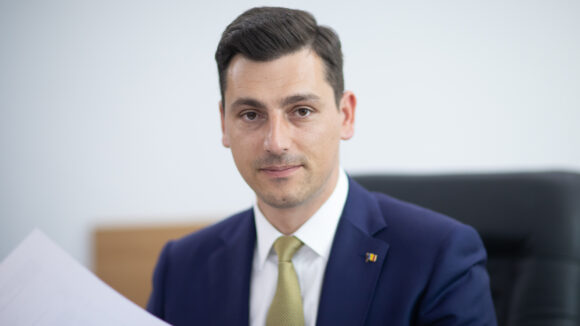VIDEO | Ionel Bogdan: Din 17 august, pot fi accesate primele 235 de milioane de euro pentru dezvoltarea rețelelor de distribuție a gazelor naturale VIDEO | Ionel Bogdan: Din 17 august, pot fi accesate primele 235 de milioane de euro pentru dezvoltarea rețelelor de distribuție a gazelor naturale