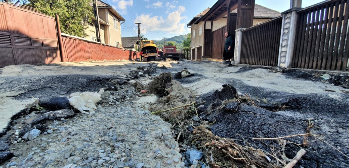Inundațiile au făcut ravagii în orașul Săliștea de Sus
