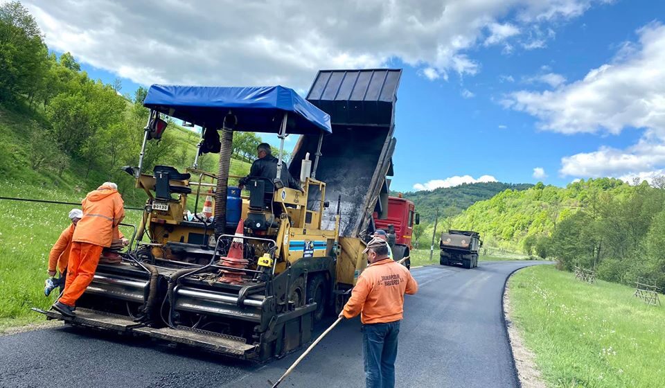VIDEO | Consiliul Județean Maramureș alocă 5 milioane lei societății „Drumuri-Poduri Maramureș” pentru continuarea investițiilor în infrastructura rutieră