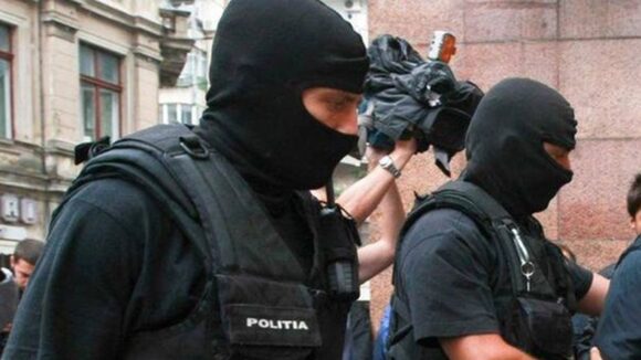 VIDEO | Percheziții domiciliare în Maramureș și Bistrița privind infracțiuni la regimul armelor și al munițiilor VIDEO | Percheziții domiciliare în Maramureș și Bistrița privind infracțiuni la regimul armelor și al munițiilor