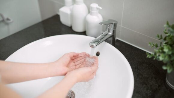 În plină pandemie, produsele de igienă şi cosmetică s-au scumpit cel mai mult în România În plină pandemie, produsele de igienă şi cosmetică s-au scumpit cel mai mult în România