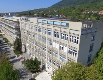 VIDEO | Însărcinată în luna a cincea, o tânără maramureșeancă luptă din greu cu noul virus