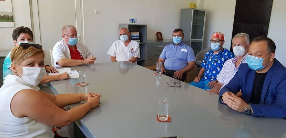 VIDEO | Două aparate de ventilaţie şi monitorizare respiratorie au fost donate Spitalului Judeţean prin proiectul rotarian “Uniţi pentru Sănătate” VIDEO | Două aparate de ventilaţie şi monitorizare respiratorie au fost donate Spitalului Judeţean prin proiectul rotarian “Uniţi pentru Sănătate”