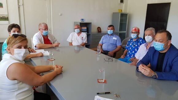 VIDEO | Două aparate de ventilaţie şi monitorizare respiratorie au fost donate Spitalului Judeţean prin proiectul rotarian “Uniţi pentru Sănătate” VIDEO | Două aparate de ventilaţie şi monitorizare respiratorie au fost donate Spitalului Judeţean prin proiectul rotarian “Uniţi pentru Sănătate”
