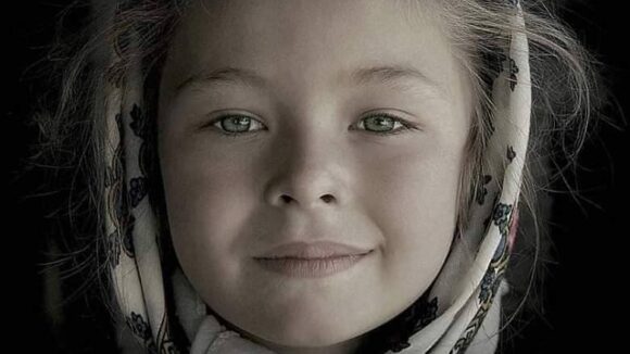 VIDEO | Record mondial absolut la fotografie, obținut cu un portret al unei fetițe din Botiza