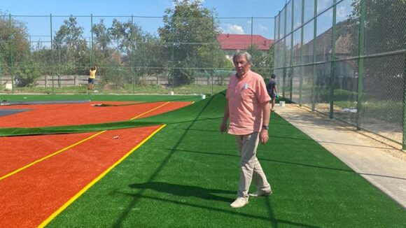 VIDEO | Teren de sport multifuncțional, la Mireșu Mare