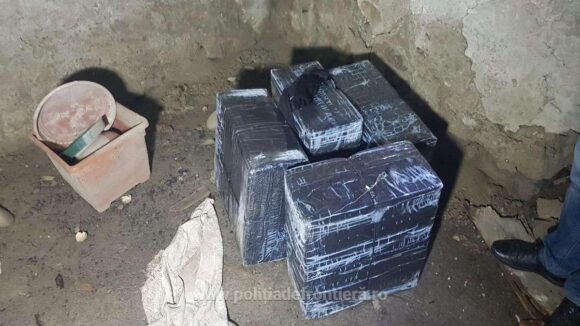 Ţigări în valoare de 23.400 lei, confiscate la frontiera de nord a României Ţigări în valoare de 23.400 lei, confiscate la frontiera de nord a României