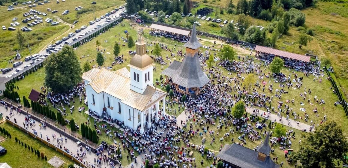VIDEO | Mânăstirea Moisei a fost amendată cu 2000 de lei pentru nerespectarea distanțării fizice VIDEO | Mânăstirea Moisei a fost amendată cu 2000 de lei pentru nerespectarea distanțării fizice