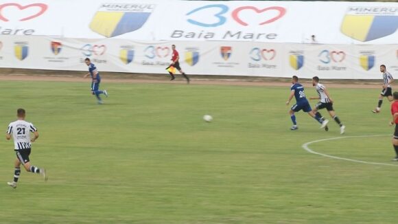 VIDEO | Minaur Baia Mare a învins la limită Fotbal Comuna Recea, în meciul tur al barajului pentru promovarea în Liga a II-a, cu scorul de 2-1 VIDEO | Minaur Baia Mare a învins la limită Fotbal Comuna Recea, în meciul tur al barajului pentru promovarea în Liga a II-a, cu scorul de 2-1