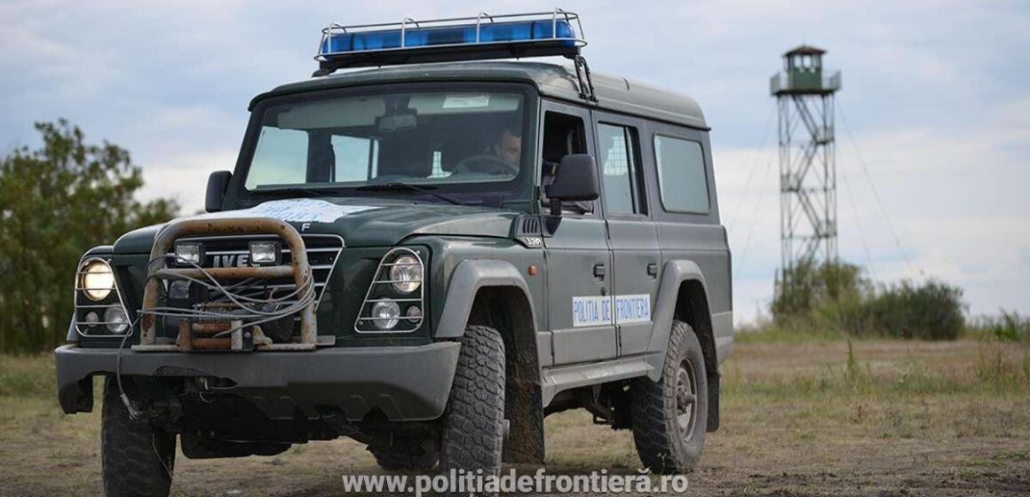 Patru tineri din Bangladesh, prinși pe când încercau să treacă ilegal granița