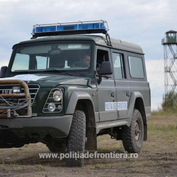 Patru tineri din Bangladesh, prinși pe când încercau să treacă ilegal granița