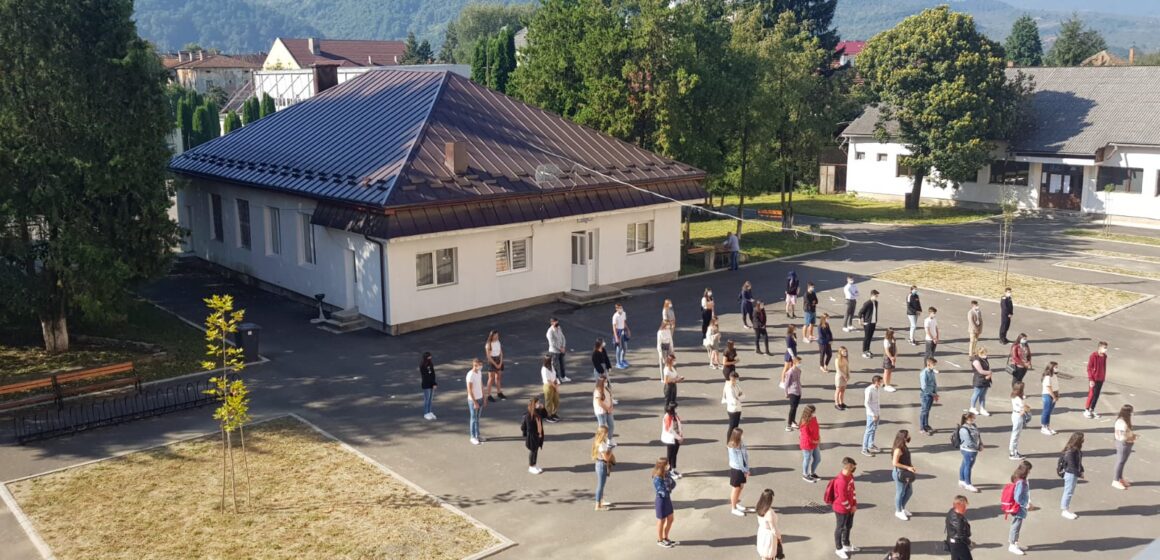 S-au avizat scenariile de funcționare propuse de consiliile de administrație ale unităților de învățământ preuniversitar din județ