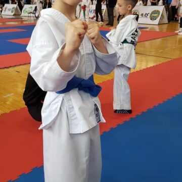 VIDEO | Clubul de taekwondo ”Dragonul”din Baia Mare își continuă activitatea, cu o parte din sportivi online, cu o parte, la sală
