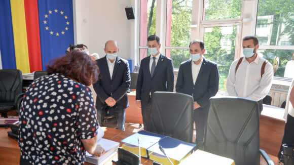 PNL: Lupta cu pandemia este o cursă pe termen lung pe care suntem datori cu toții să o câștigăm PNL: Lupta cu pandemia este o cursă pe termen lung pe care suntem datori cu toții să o câștigăm