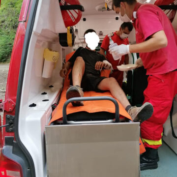 VIDEO | Salvamontiștii maramureșeni au intervenit la un accident petrecut în zona Cavnic
