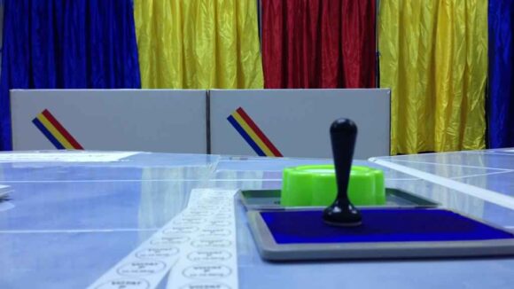 VIDEO | Măsuri speciale privind suspendarea activităților didactice în unitățile de învățământ preuniversitar în care sunt organizate secții de votare VIDEO | Măsuri speciale privind suspendarea activităților didactice în unitățile de învățământ preuniversitar în care sunt organizate secții de votare