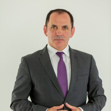 Mircea Cirt: Nobilul gest de a oferi tichete persoanelor vârstnice a fost coborât la stadiul de mită electorală  de către actualul primar