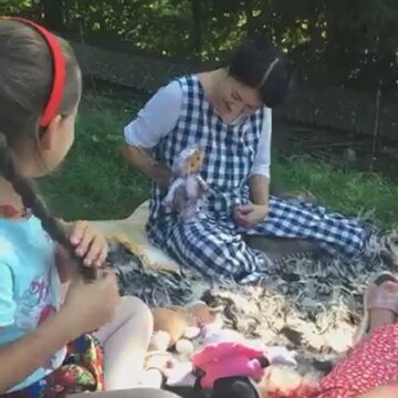 VIDEO | Zaharașka, în mijlocul copiilor din Călinești VIDEO | Zaharașka, în mijlocul copiilor din Călinești