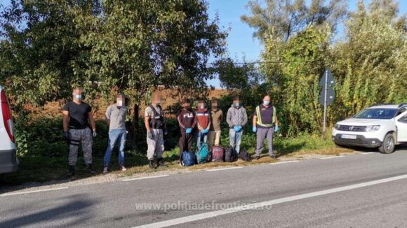 Călăuze ucrainene arestate preventiv după ce au trecut ilegal granița cu patru indieni Călăuze ucrainene arestate preventiv după ce au trecut ilegal granița cu patru indieni