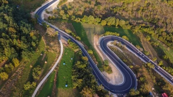 VIDEO | Consiliul Județean Maramureș cofinanțează documentaţiile tehnice aferente proiectelor de infrastructură rutieră de interes judeţean cuprinse în investiția MARA – NORD