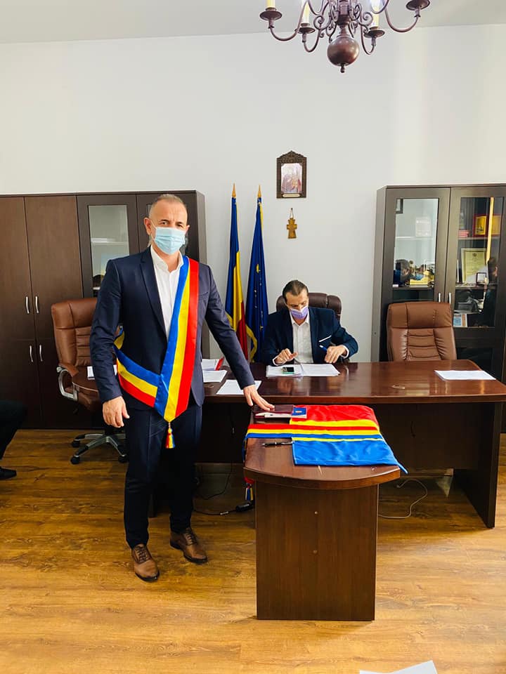 VIDEO | Primarul comunei Bârsana, Teodor Ștefanca, a fost învestit în funcție