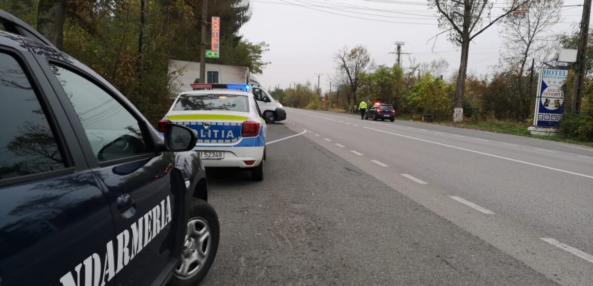 VIDEO | Jandarmii sunt la datorie pe raza comunelor Petrova, Vișeu de Jos și Recea, unde a fost instituită măsura carantinării zonale