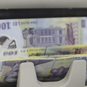 Persoanele fizice vor putea plăti datoriile la stat eșalonat pe 12 luni. Guvernul a extins perioada în care firmele pot amâna plata Persoanele fizice vor putea plăti datoriile la stat eșalonat pe 12 luni. Guvernul a extins perioada în care firmele pot amâna plata