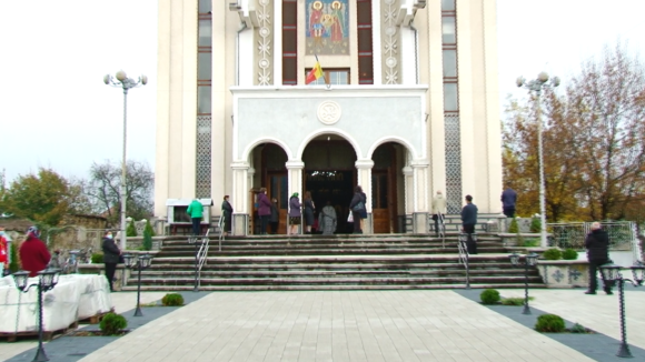 VIDEO | Astăzi se sărbătorește Sfântul Dumitru- Izvorâtorul de Mir, vestitorul iernii. Ce tradiții și obiceiuri se respectă în popor